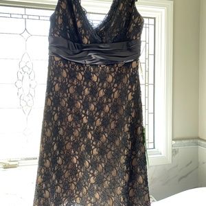 Black Lace Sleeveless Cocktail Dress